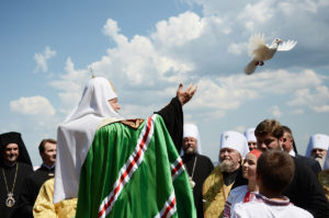 Патриарх; Кирилл Гундяев; Голубь;