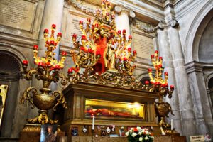 Venezia - Chiesa di San Geremia le spoglie di Santa Lucia - Syra