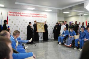 В госпитале Минобороны РФ на двери реанимации проявилось изображение Богородицы