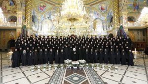 Духовный Собор Почаевской лавры призвал к молитве и строгому посту в связи с важным судебным заседанием