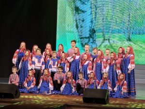 Народов много —  Родина одна