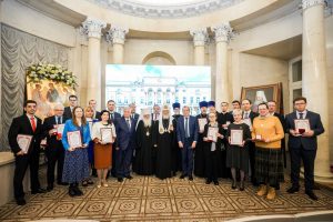 Патриарх Кирилл призвал православных исследователей в своих работах говорить и о Боге